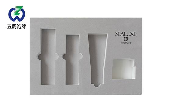 關于化妝品內襯定做的第一步驟是什么？