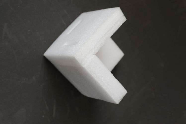 包裝界 “軟黃金”？EPE 珍珠棉內(nèi)襯憑啥成易碎品守護(hù)神